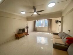 Blk 230 Hougang Avenue 1 (Hougang), HDB Executive #553621101